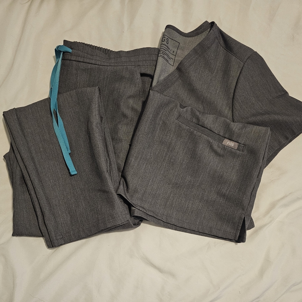 Figs Graphite Scrub Set